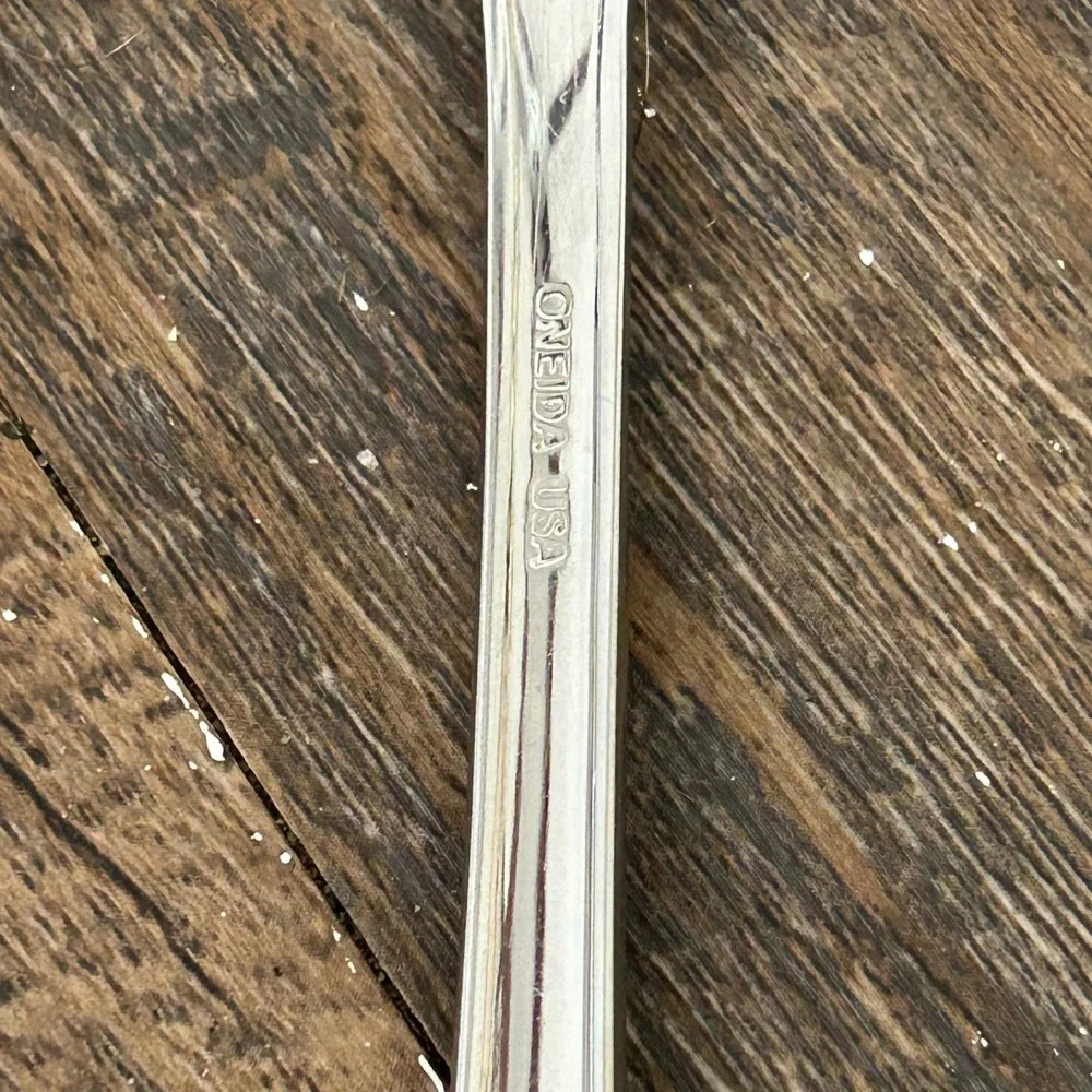 Oneida Midtowne Stainless USA Glossy Scalloped Dinner Forks Set of 5 Silverware
